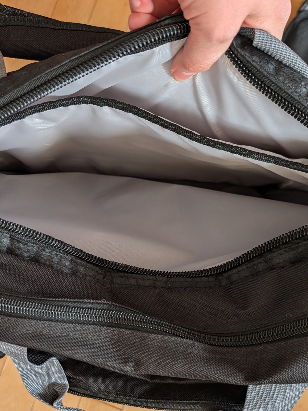 Adidas Calhoun Messenger Spring Load Shoulder Laptop Bag Black Agron Inc - Picture 6 of 8